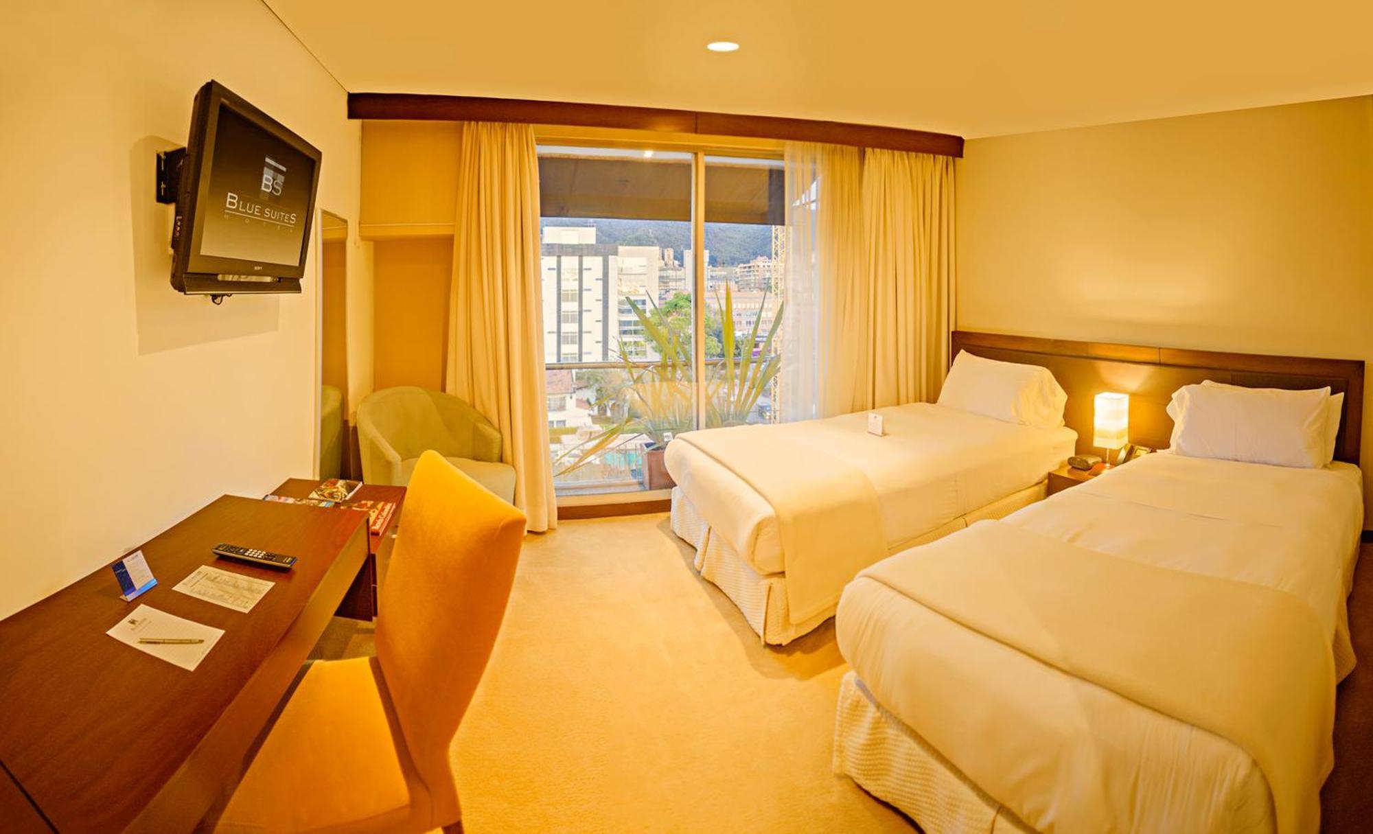 Quarto com 2 Camas de Solteiro