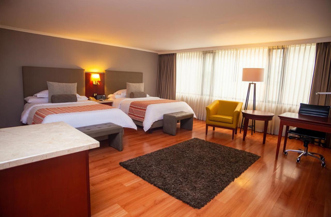 Chambre 2 Lits Doubles - Accessible aux Personnes à Mobilité Réduite - Non-Fumeurs