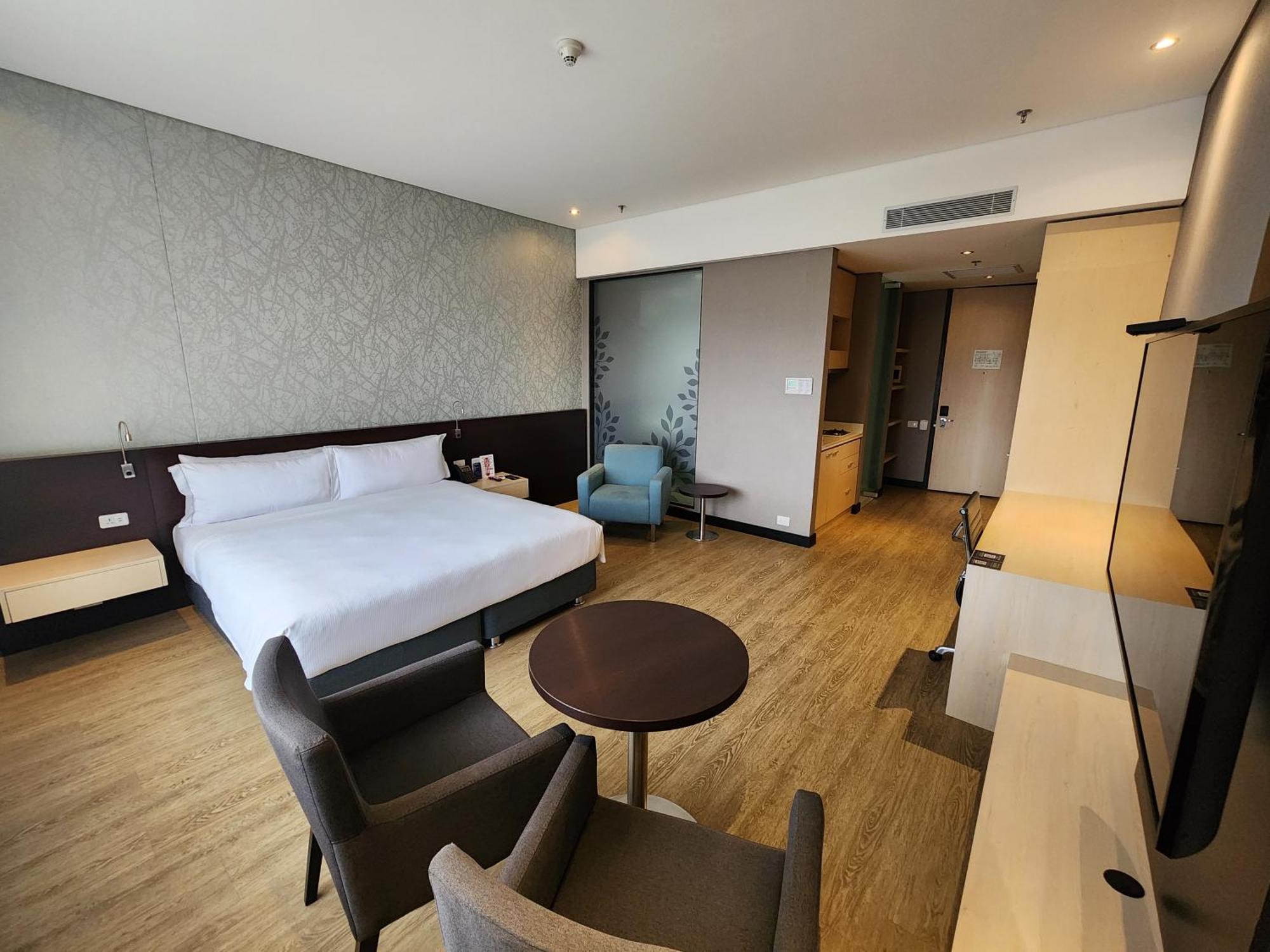 Executive King Room Kitchenette
