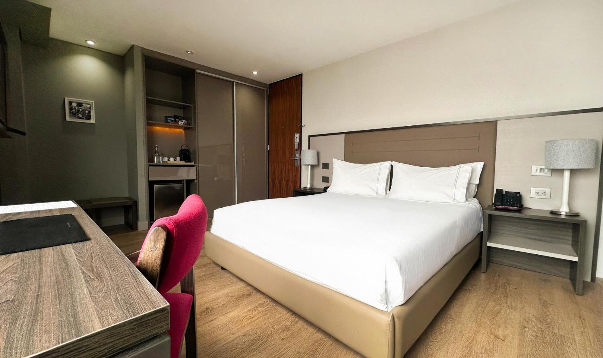 Double Room,1743177402:JPEG