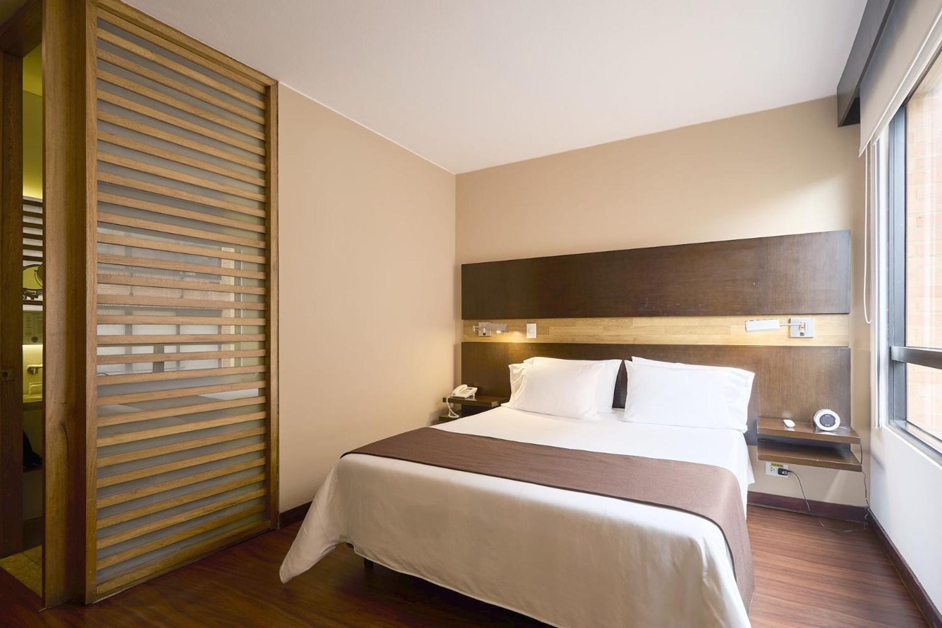 Standard Queen Room