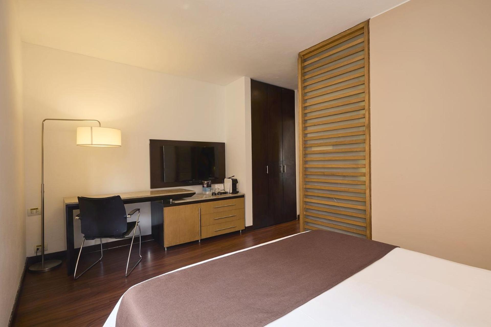 Standard Queen Room