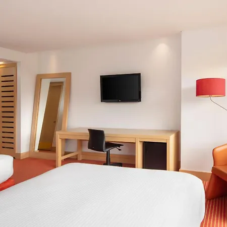 Fairfield By Marriott Bogota Embajada-3